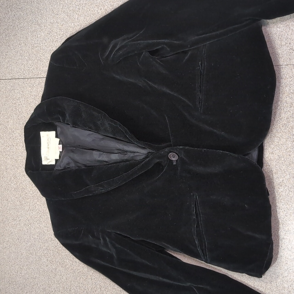 John Meyer Black Velvet Blazer Jacket, cropped, fully lined, women's size 6 - Picture 3 of 12